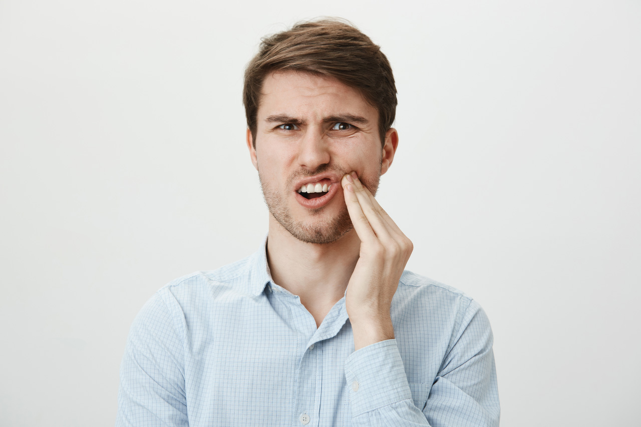Implante Dentário: Entenda por que vale a pena investir no seu sorriso