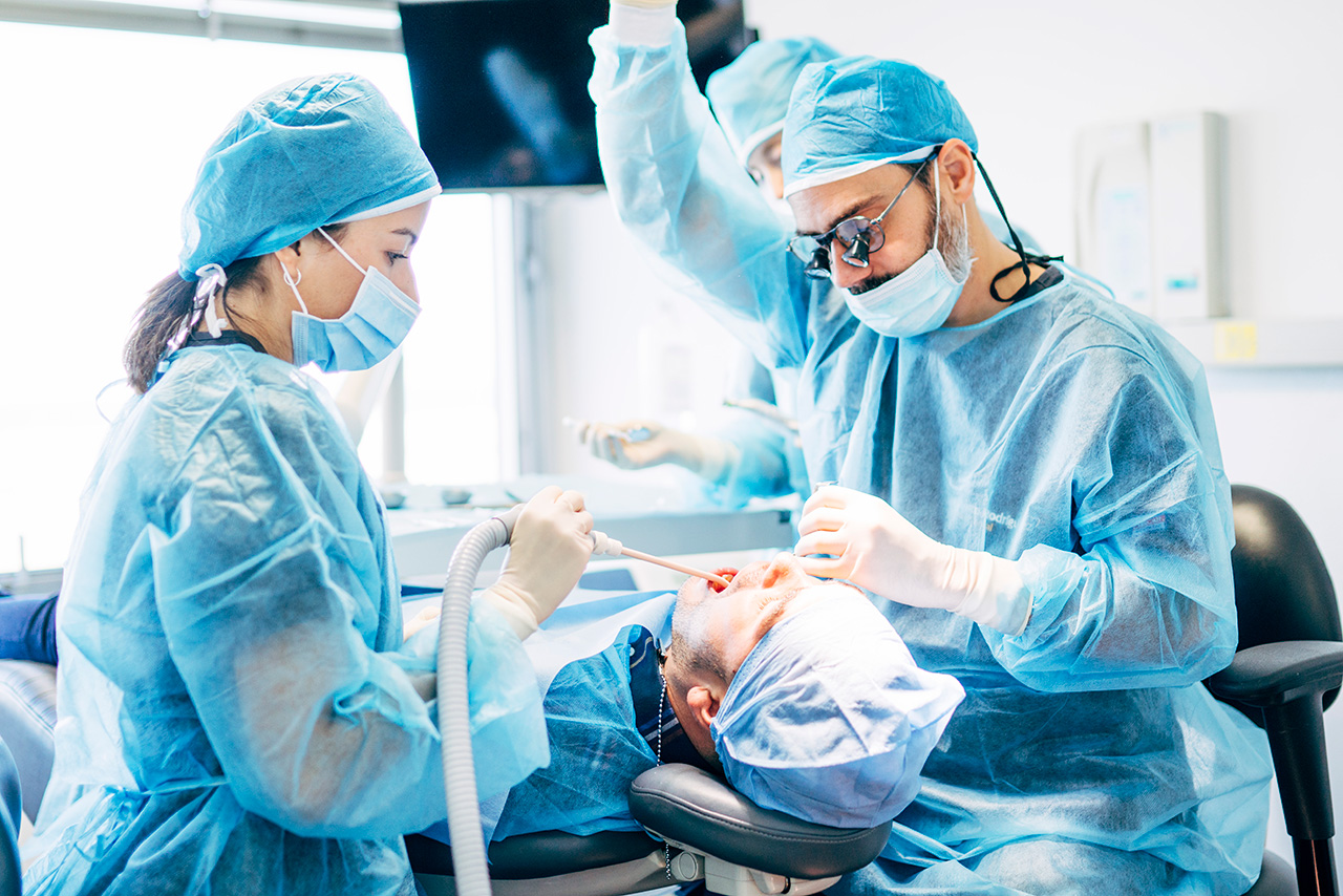 Além da Rotina: A Expertise da Odonto Ligoski em Cirurgias Complexas para um Sorriso Completo